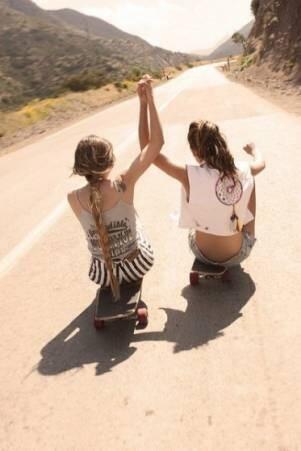 misslove_2's tweet photo. Girls #fun #friends #itgirl #happy http://t.co/EZ4OoGZ2yx