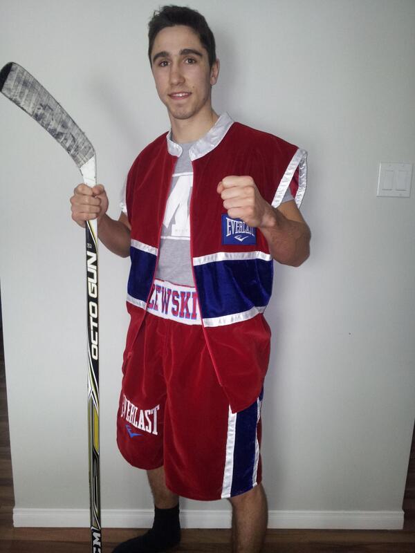 nik_martineau's tweet photo. Hey @BrandonPrust8 @jgorges26 @CP0031 @CanadiensMTL! You guys need a new tough guy? #habs #boxing cc: @MikaelZewski http://t.co/nUHEzZict2