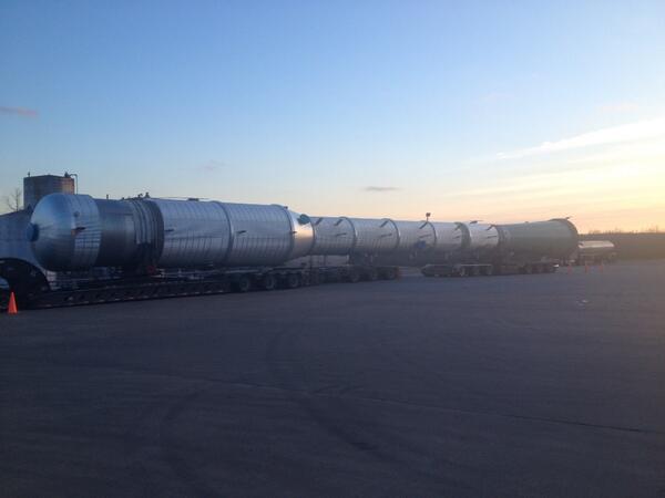 PeckaWacker's tweet image. Saw this load at the truck stop. Biggest one hitter in the world. #PassDatShit