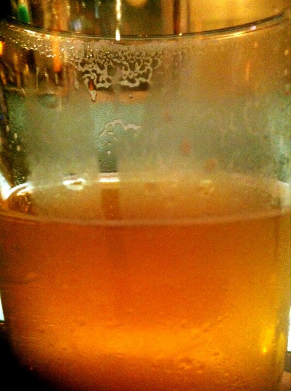 DrBeernerd's tweet photo. It's official- Pliny the Elder is better on tap... #Pliny #beer #beerporn #BeerPairings #craftbeer #delicious http://t.co/LOgZBplNDT