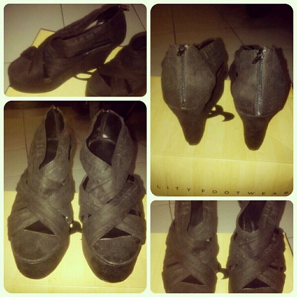 titaaaaz's tweet image. #JualSecond Wedges 9cm..Size 37..zipper dibagian blkg..bahan suede..hitam..baru sekali pake. hand made.IDR 130rb