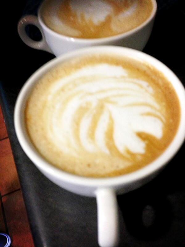 fromevision's tweet image. RT @robynos: @WhiteRowFarm @WhiteRowCafe #Frome Come and warm yourself up!!  &amp;gt; Tempting!