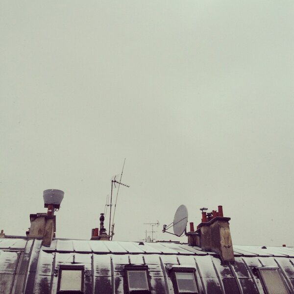 GXiayan's tweet photo. sous la neige http://t.co/FOuyuL08JD