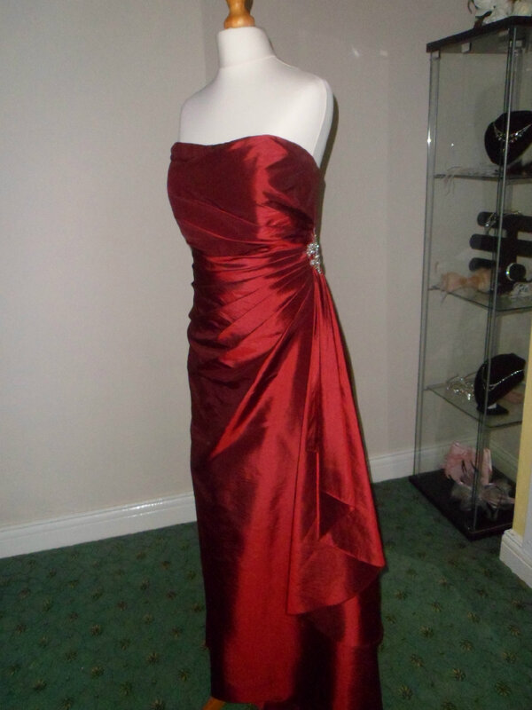 MissEllas01's tweet photo. Another new Prom Exchange dress - lovely.  D/M me or keep updated on fb # doncasterisgreat http://t.co/TibUMHekaI