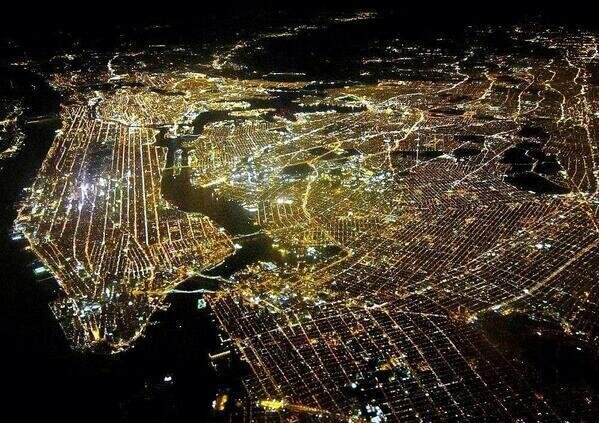 NaturPictures's tweet photo. Luces de Nueva York. http://t.co/rdxjh4WAfs