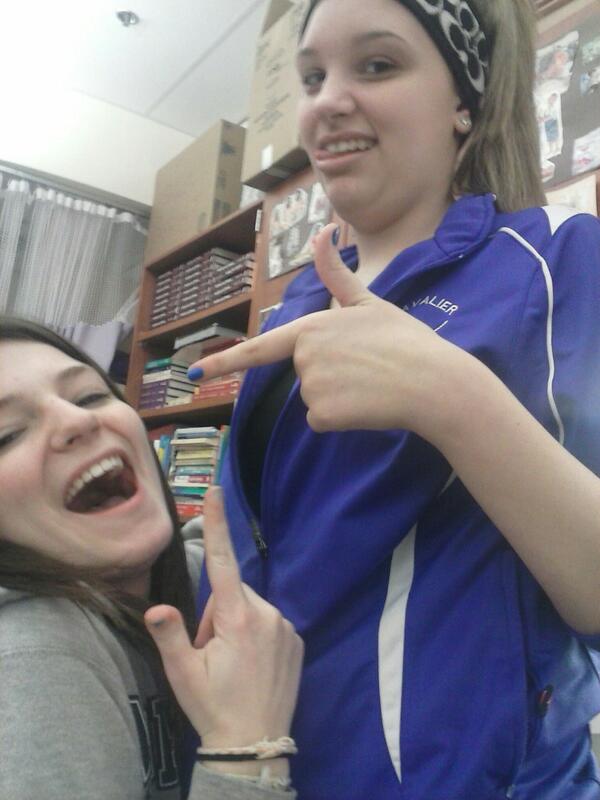 _sabriinaaaaa's tweet image. #TeamAthleticTaylor #TeamTaylor #Teamjacket #TeamHairUp #Teamcoach #TeamHeadBand #TeamPurple #TeamBum #TeamHairUp