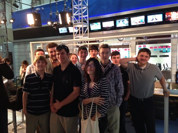 TheInsider's tweet photo. Fun RT @TheaAndrews Tv prod. students from Boston's #CantonHigh dropping by set. Thanks for visiting! Xo http://t.co/hOBxztTMvC #OmgInsider