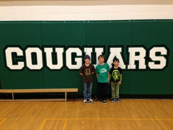 campcouguars's tweet photo. Les couguars du jour d'aujourd'hui. 
#marchbreak #camp http://t.co/qiaW7nCSz9