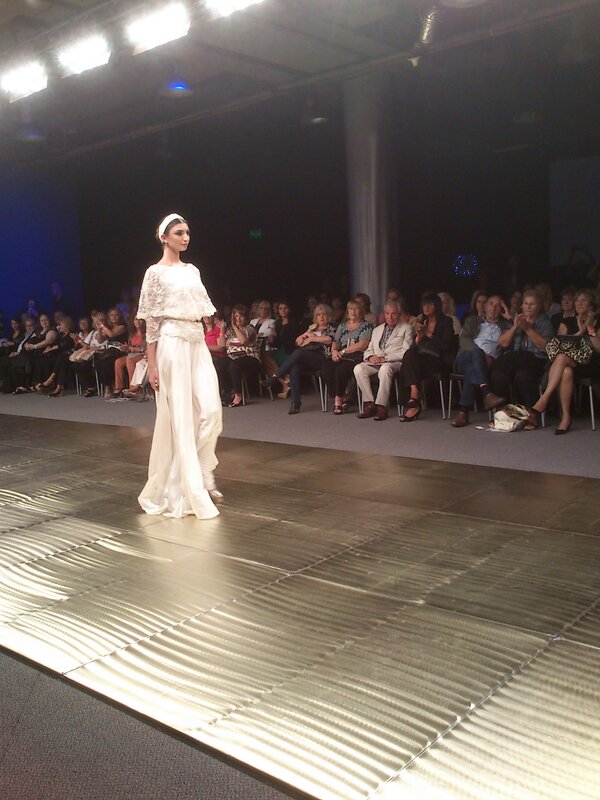 BLANCO PARA <a href="/paloma_cepeda/">paloma cepeda</a>  Desfile # BAAM RAFAEL GAROFALO PRECIOSA CHIC <a href="/JorgeLeon67/">Jorge Leon</a> <a href="/Marianaarias/">Mariana Arias</a>