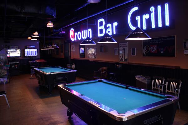 patrickdburn's tweet image. Whitlow's on Wilson March 2013.  How would you balance for the light of the neon?.