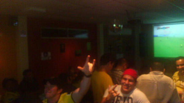 velys_23's tweet photo. @drluis12 @leonelcedenoz donde se seguirá disfrutando a lo grande http://t.co/0wC8d7Px1H