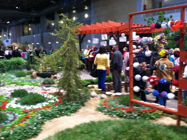 Another great day @ChicagoFlower &amp; Garden Show! #greatstudents representing <a href="/ChicagoAgHS/">Chgo HS Ag Sciences</a>!