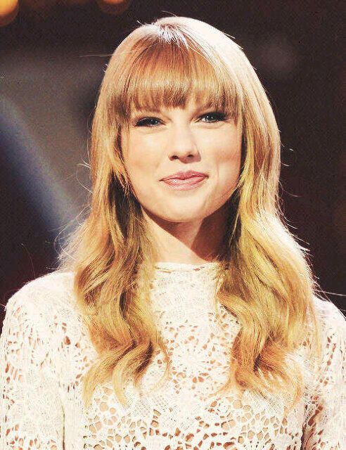 catlison's tweet image. #StayStrongSwift #SwiftiesAreHereForTaylor trend this! ♡