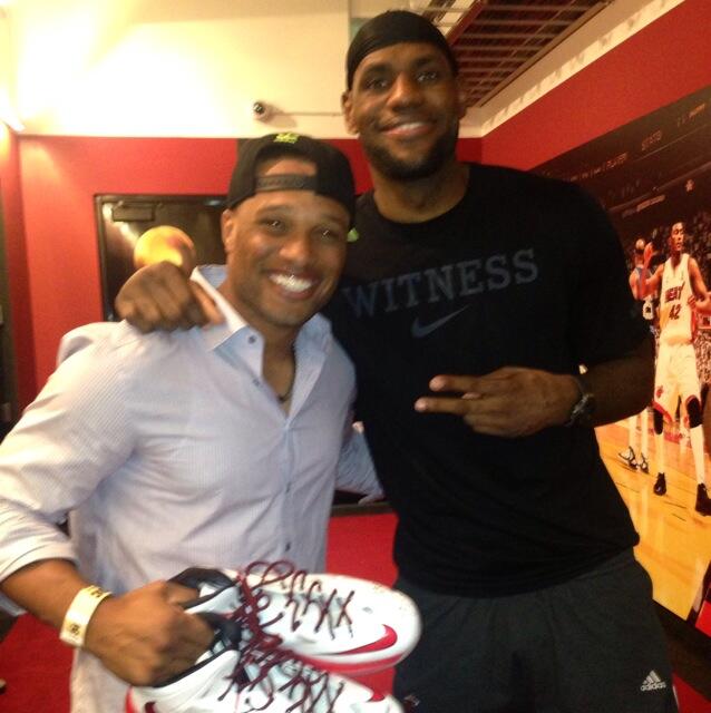 Robinson Cano hangs out with LeBron James (Photo)