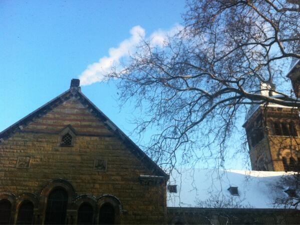 neuer papst in koeln gewaehlt!
waehrend man in rom wartet wurde 7:34 ueber st michael schon weisser rauch gesehen!