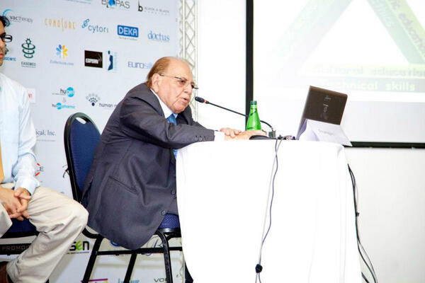 ZitaCongress's tweet photo. #Ivo Pitanguy the guru plastic surgeon during PressConference©2013Ella ImageryAll Rights ReservedLicensedZitaCongress http://t.co/MH5PbIhUfg