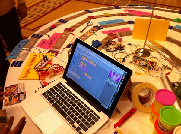 kiduino's tweet image. Need to do this with our kids!  #makeymakey mash up with #scratch Nice! #make2learn