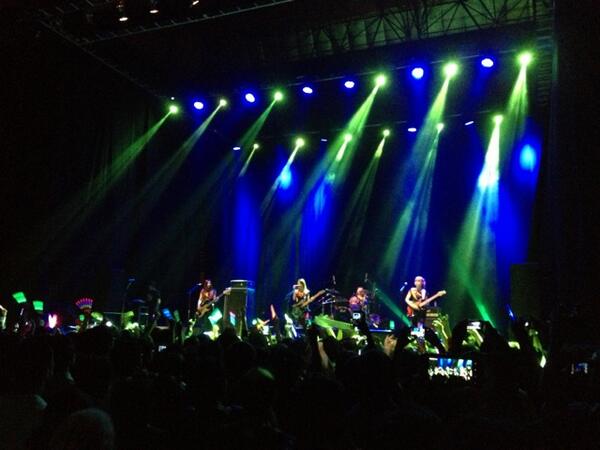 marygopsstudios's tweet photo. SCANDAL is now on stage!! #SCANDALJKT http://t.co/90hJQFtH8f