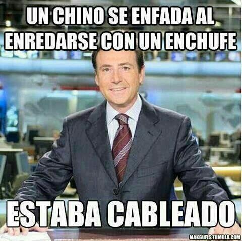 blanquismo's tweet photo. Un chino de enfada al enredarse con un enchufe... Estaba cableado #comotequedas http://t.co/t6JXqnGNJJ