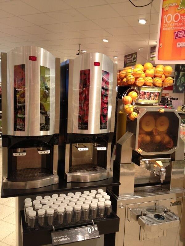 Vanaf vandaag bij #plus Schriever #Maastricht #smoothies die jezelf  kunt tappen.