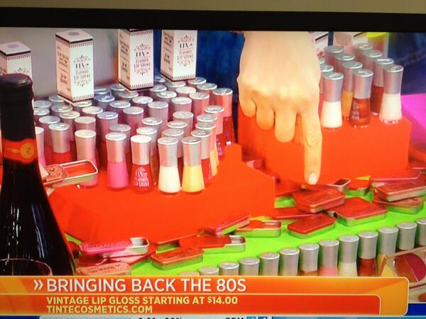 StacyPReid's tweet photo. THANK YOU @JillMartin for featuring  our #FlavoredlLipGloss vintage slider tins on must haves @todayshow this morning http://t.co/G125Gswn3V