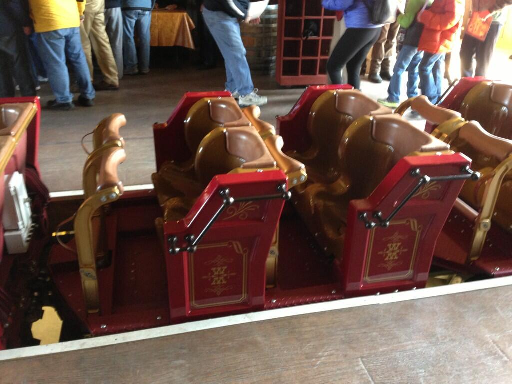 BFQCfD9CQAE2DKN.jpg:large