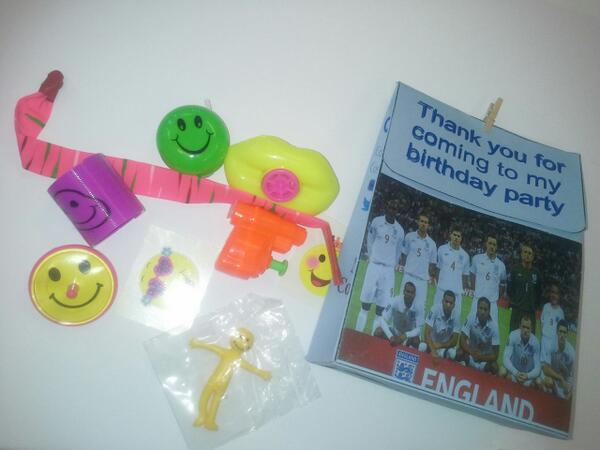 CustomPartyBags tweet picture