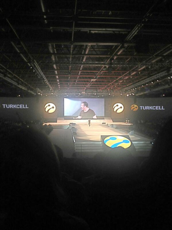 tocengiz's tweet photo. Cm yılmaz ve turkcell elçiler http://t.co/YOvDED9uRo
