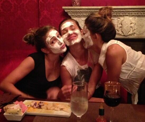 Only 6 girls in da house! So naturally our dinner became sourcream and honey masks &aacute; la Russian recipe<a href="/tag/pool"class="tags"><span>#pool</span></a><a href="/tag/shisha"class="tags"><span>#shisha</span></a>