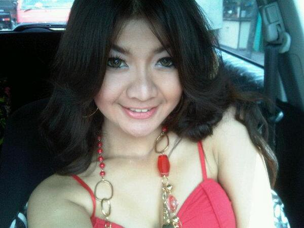 17Asia's tweet photo. Gina 1 - Bandung http://t.co/zvNicJ13Kx