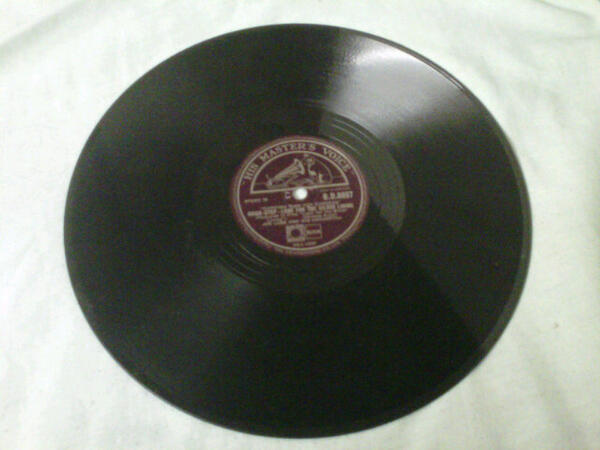 JayHatton's tweet photo. Super old, super HMV http://t.co/lDopGf5FG7