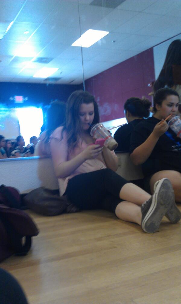 kaylalaurend's tweet image. @Kelseyy1332 trying to fit in with the cheer leaders.. #yourenotontheteam