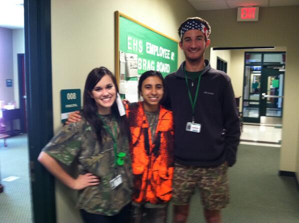 easleyhs's tweet photo. Student Council gets in the Spirit on Duck Dynasty Day. http://t.co/9zCi3RrLVY