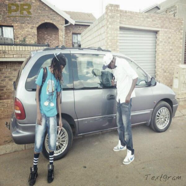 PUBICREGIONSGrp's tweet photo. Kendrick's moms mini van lol *me and my hommie http://t.co/hpMz5v55fH