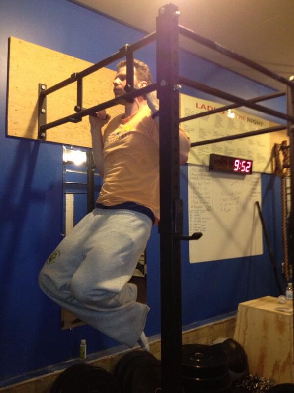 b_camp8e11's tweet photo. @SheldonGermain .. This man completed "Cindy" 
On the Minute 1:00 #1stworkout 
- 5 pull ups
- 10 push ups 
- 15 squat http://t.co/z92bx2cKkj