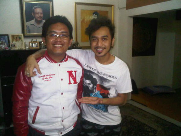 RT "<a href="/GiringNidji99/">Giring Ganesha</a>: Kangen ngumpul2 bareng anak" <a href="/fais1984/">F 41 S</a>: #aNIDJIversary11th Di Rmh <a href="/GiringNidji99/">Giring Ganesha</a> :) ""