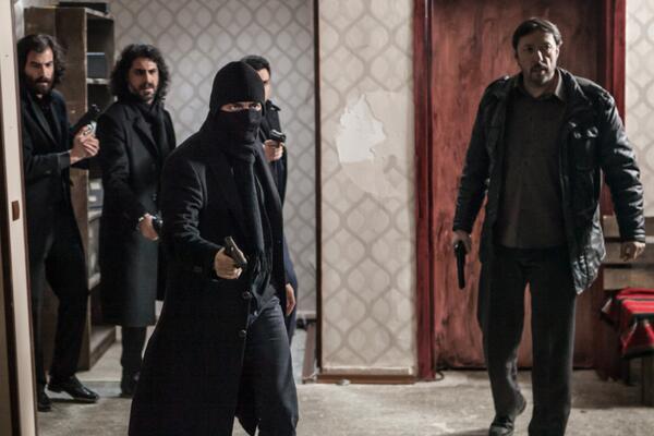 Kurtlar Vadisi Pusu, aksiyon dolu yeni bölümüyle bu akşam 20.00'de atv'de! #Poyraz