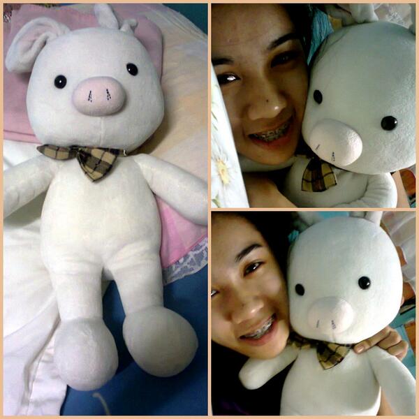 dzulzyunik's tweet image. Look who's accompanying me in bed tonight. . I did miss you!! Hahaha #BackInMyArms #PigRabbit
