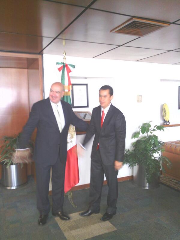 PERIODICO_VIGIA's tweet photo. @ErnestoPasarin  Tapia Nuevo Delegado de la SEMARNAT http://t.co/8uUfn5Npzj