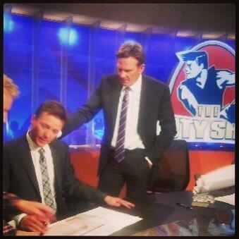 Thanks to @AquilaShoes for dressing James, and #WoodstockMelbourne for dressing Sam on <a href="/AFLFootyShow/">AFLFootyShow</a> tonight