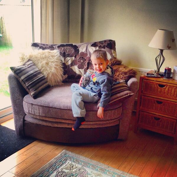 beccawheatz22's tweet image. Not moving from my chair today  😄😆#cuddlechair #inlove #notmoving