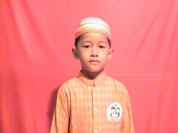 We9ALAXYspensa_'s tweet image. MAMAH AKU PAMIT MAO SEKOLAH DULU MAH DADAH :D @Genmass_Azzee #memberfact