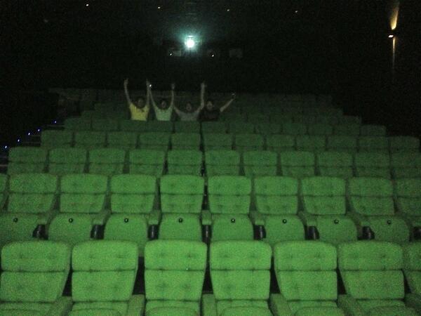 RandyGozali's tweet photo. @JamesRiadyy @EkaRahardjaD @geraldnaratama kosong gan http://t.co/h8HzYzDsPu
