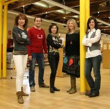 MLluisaPerez's tweet photo. aqui les nostres profes i els companys de la Biblio de Roquetes @BiblioRoquetes @BegonyaFerre @dracstor22 @MagdaBoldo http://t.co/SsrVP7Hipa