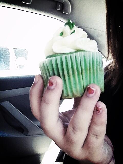 Gleeaddictx's tweet photo. Flavor Irish cream it's @niallofficial http://t.co/XjSNnTibUN