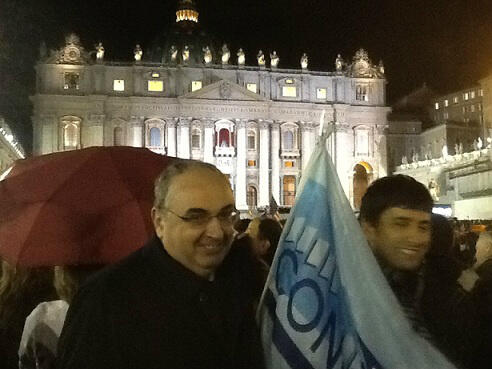 Confcooperativ1's tweet image. #Confcooperative 13/03/2013, ore 20.12, si apre la finestra dell'Habemus #Papam, #Gardini è tra i fedeli a S Pietro