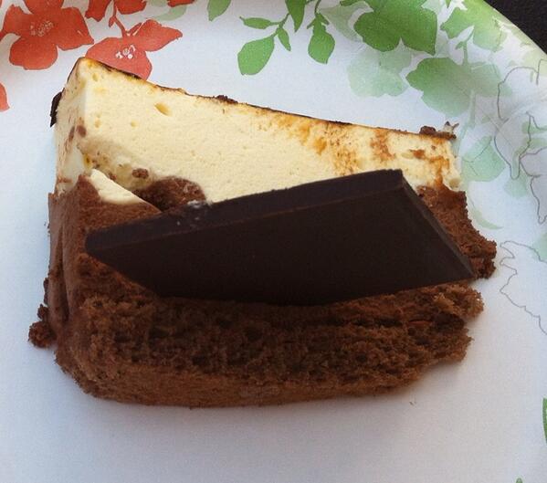 mayemusk's tweet photo. 2 oz dessert on saucer. #Modelsize or rec serving! http://t.co/2uJQQLZTs4
