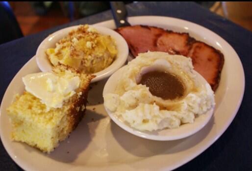 SouthernNProud's tweet photo. Southern cooking >>>>>> http://t.co/kOAQYYHAKW