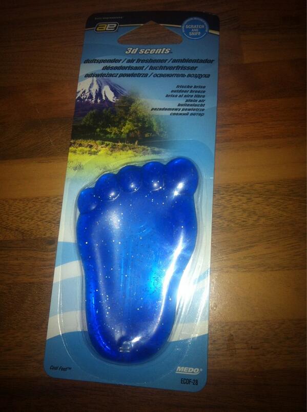 Alziee_'s tweet image. Bought this to match my wee beastie!!! 
So excited. #betterbereadytomorrow 
#samecolour #excited