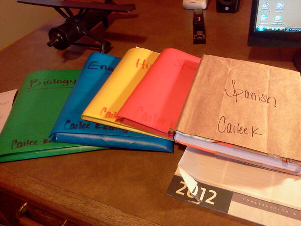 CaileeKoenigs1's tweet image. #HomeworkOverload